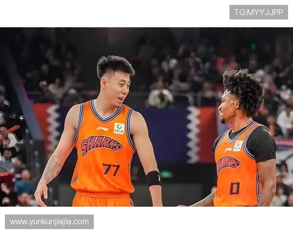上海男篮先打主场,张镇麟+内线占优 5小阵容是奇招 洛夫顿冲胡金秋_总决赛_广厦_经验 上海男篮先打主场,张镇麟+内线占优 5小阵容是奇招 洛夫顿冲胡金秋_总决赛_广厦_经验